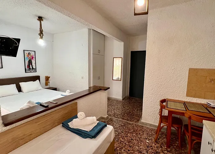 Hotel de apartamente Pelekan And Athina 32